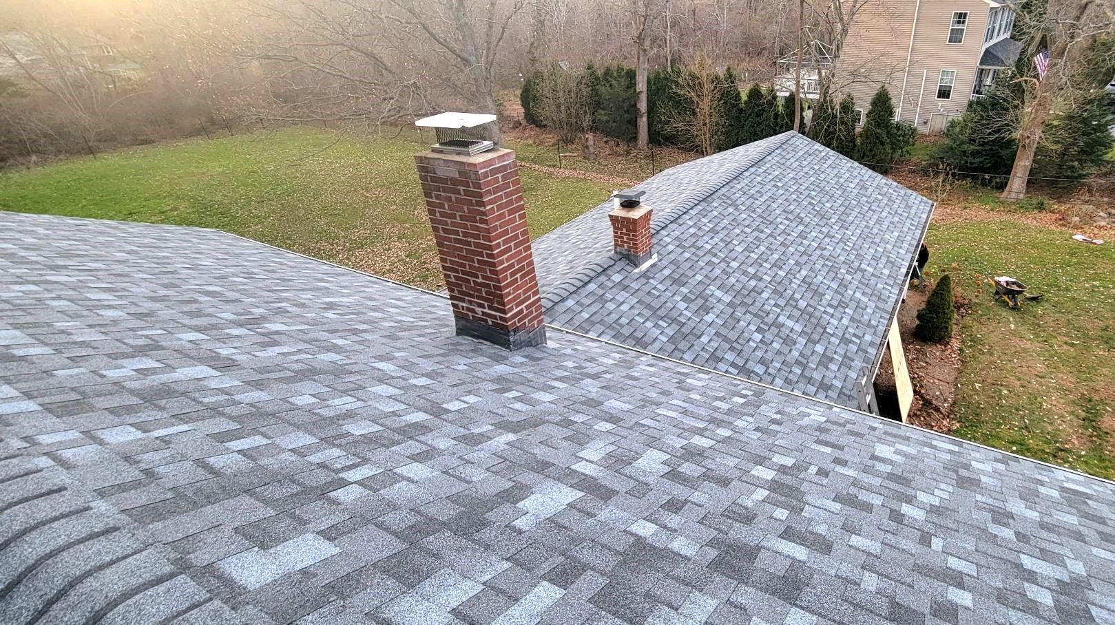 asphalt roofing installation