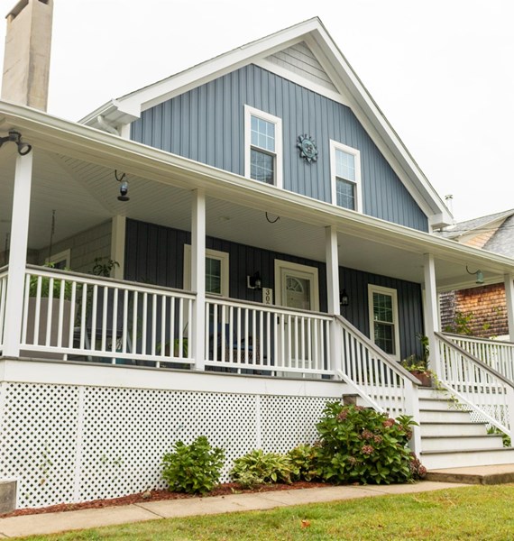 blue vinyl siding installation